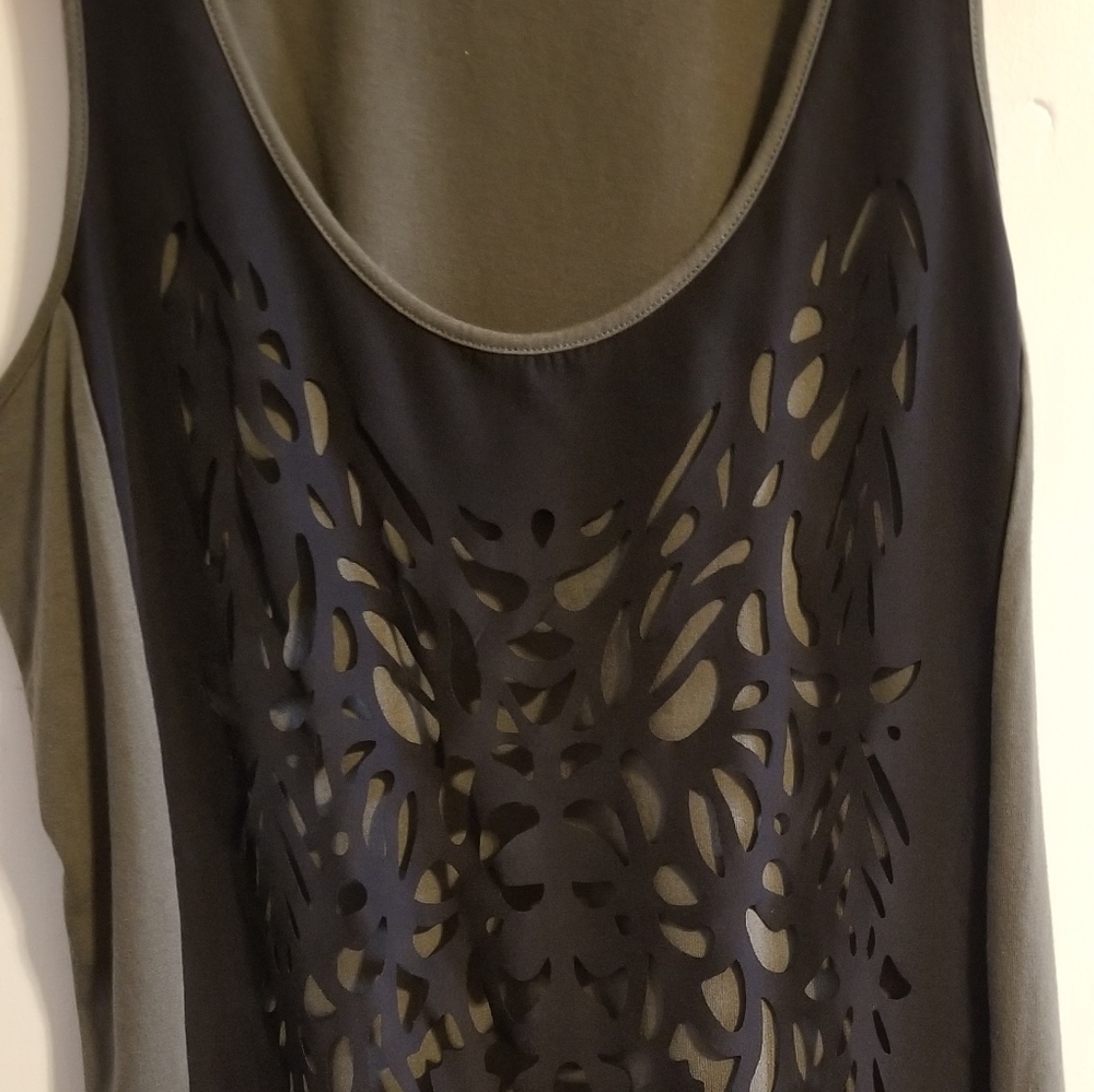 Women's sleeveless top